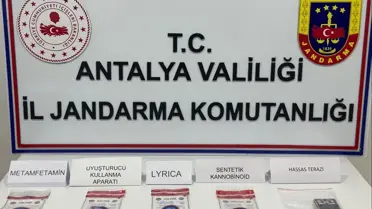 Operasyon sonrası ele geçirilen uyuşturucu maddeler