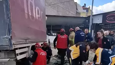 Kurtarma operasyonu sırasında itfaiye ekipleri