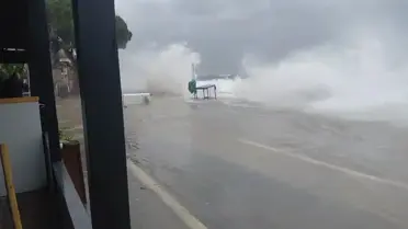Bursa’da fırtına sonrası çatıların devrilmesi
