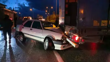 İnegöl'de TIR ve Otomobil Çarpışması: Sürücü Hafif Yaralı
