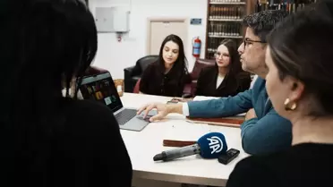 İletişim Fakültesi Öğrencileriyle Birlikte 2025 Yılın Kareleri Oylaması: Rektör Erenoğlu'ndan Anlamlı Anlar