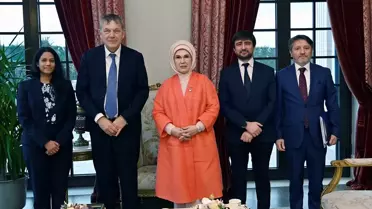 Görüşme sırasında Emine Erdoğan ve Philippe Lazzarini