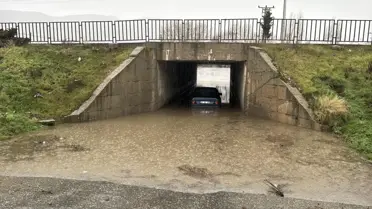 Kütahya’da Şiddetli Sağanak Yağış Trafiği Felçledi ve Altyapıyı Zorladı