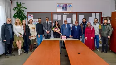 Muğla’da Eğitim Müdürü Öğretmene Sıcak Doğum Günü Sürprizi Yaptı