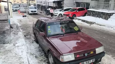 Buz sarkıtının çarptığı araç