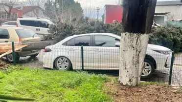 Yalova’da Şiddetli Fırtına Binaları Yıktı, Can Güvenliği Tehlikede