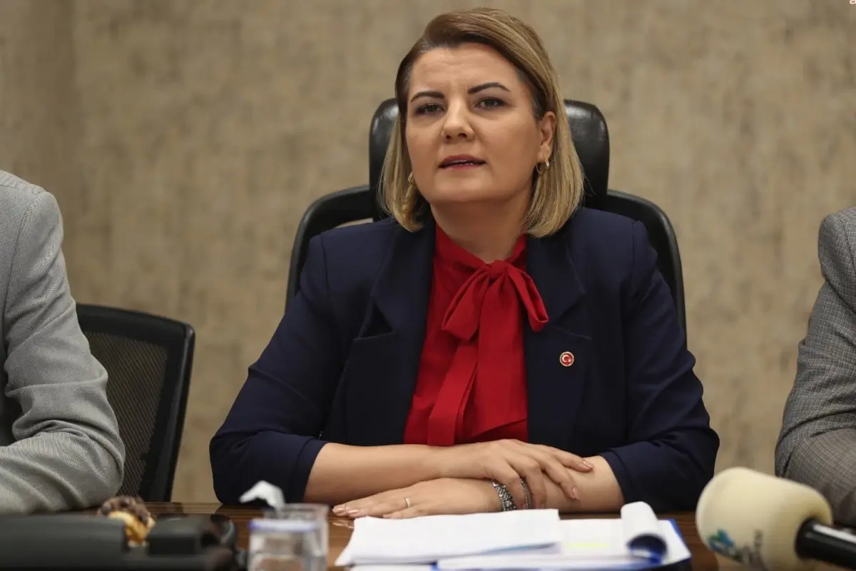 İzmit Belediye Başkanı Fatma Kaplan Hürriyet'ten parti spekülasyonlarına net yanıt