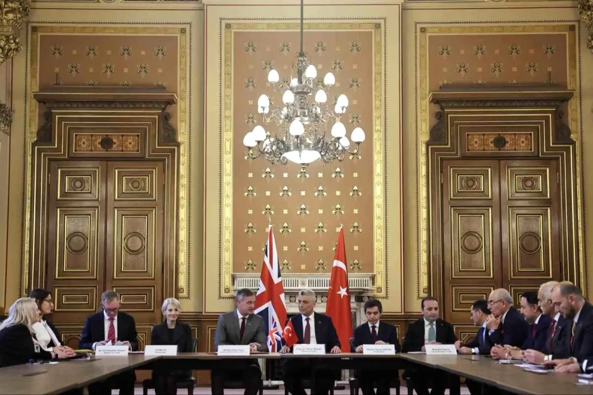 Bakan Bolat, İngiltere'de JETCO Toplantısında Kritik Anlaşmalara İmza Attı