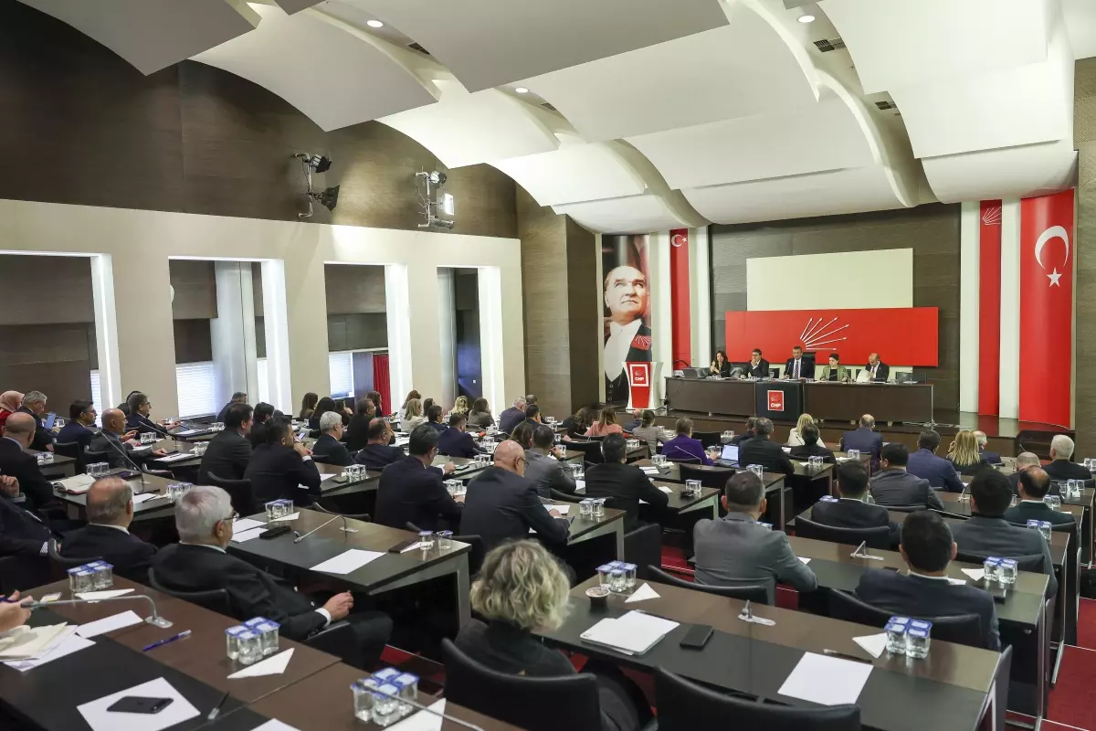 CHP Parti Meclisi Özgür Özel Başkanlığında Kritik Konuları Görüştü