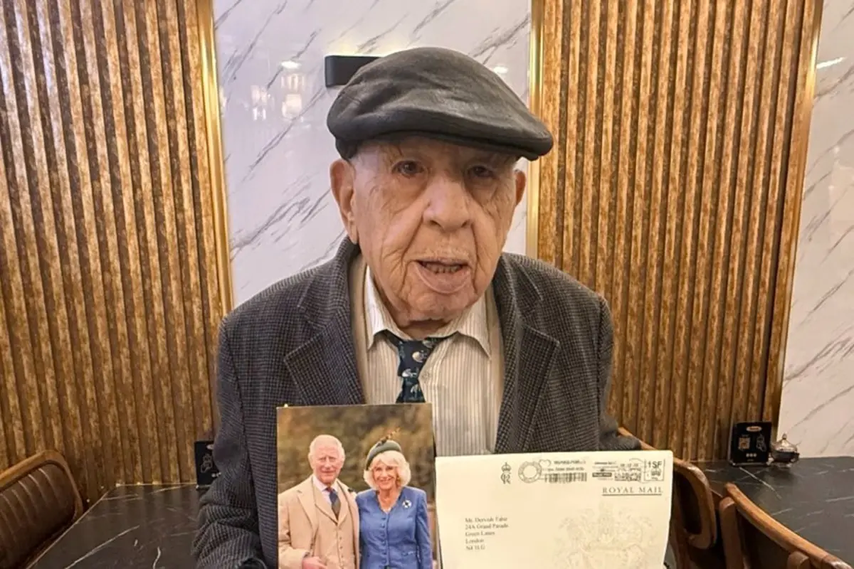 Kral III. Charles'tan 100 Yaşını Kutlayan Kıbrıslı Derviş Tahir'e Özel Tebrik Mektubu