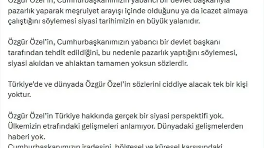 Ömer Çelik konuşması sırasında çekilmiş fotoğraf