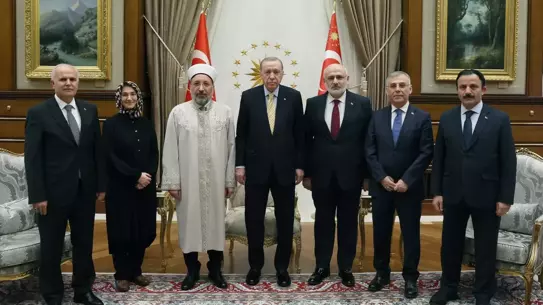 Cumhurbaşkanı Erdoğan ve Diyanet İşleri Başkanı Safi Arpaguş resmi
