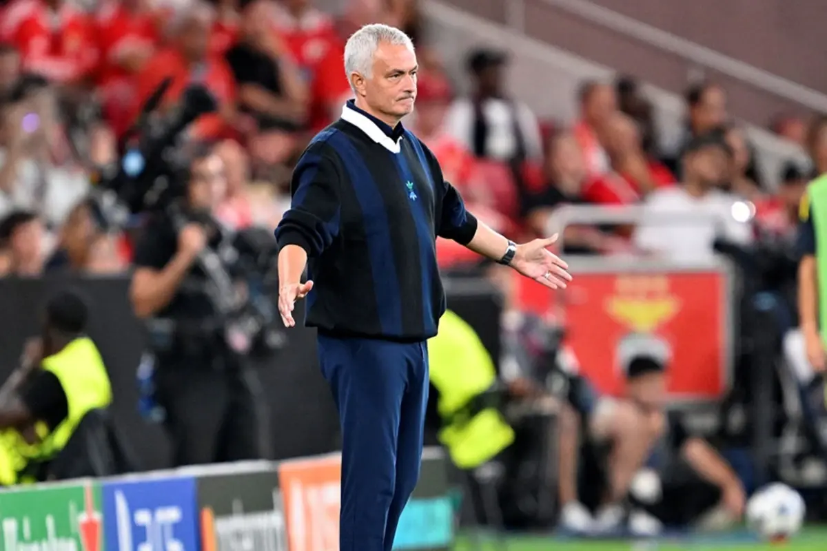 Benfica, Mourinho'nun Görev Süresini Sonlandırıyor: Yeni Teknik Direktör Adayı Açıklandı