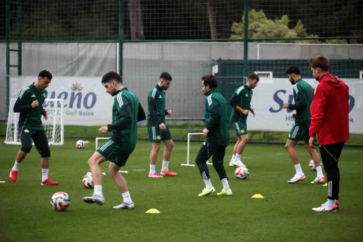 Esenler Erokspor, Antalya’da Devre Arası Antrenmanlarını Tamamladı