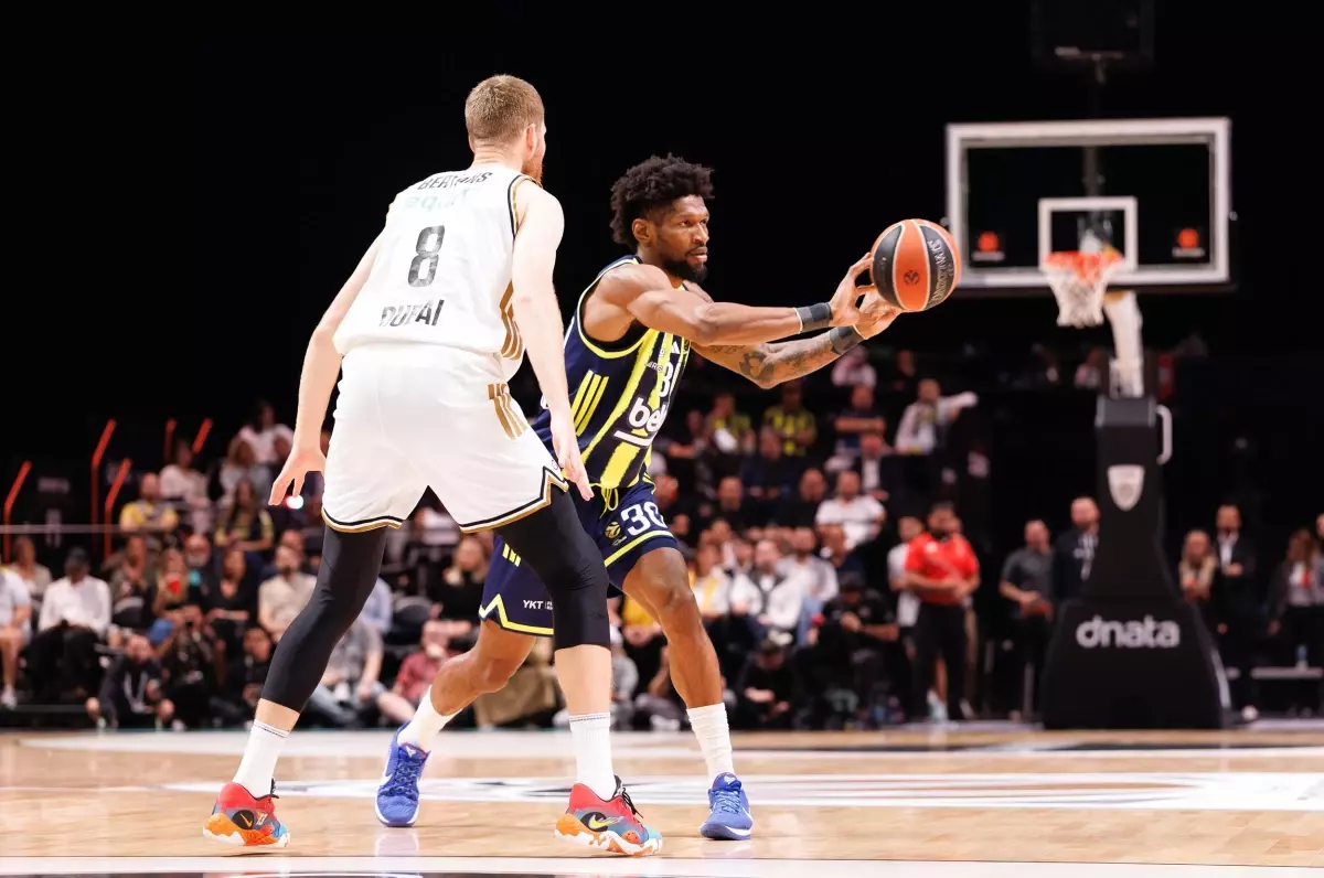 Fenerbahçe Beko, Dubai’de 92-81’lik Skorla Yenildi