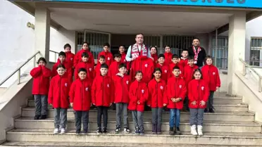 Antalyaspor, Tekirdağ’da İbni Sina İlkokulu’na Kışlık Hediye Dağıttı