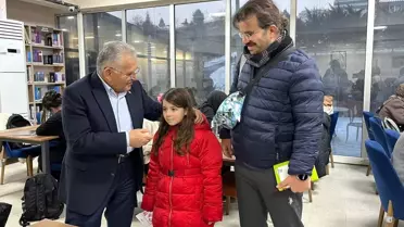 Başkan Büyükkılıç mekan içinde