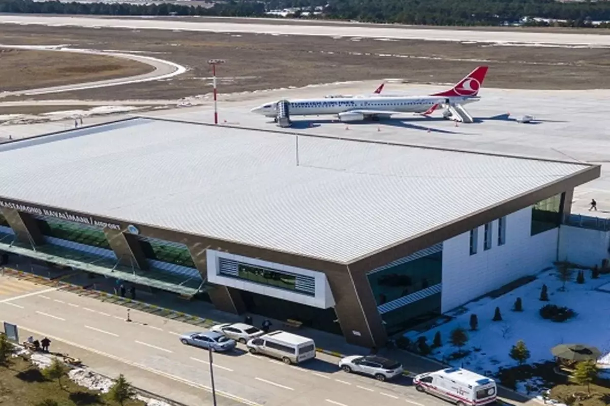 Kastamonu Havalimanı’nda Teknisyenin İntiharı Sonrası Şebeke Operasyonu: 9 Şüpheli Tutuklandı