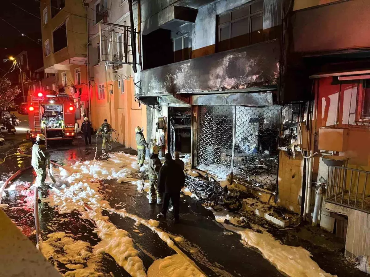 Sarıyer'de Motosiklet Tamirhanesinde Çıkan Alevler Hızla Söndürüldü