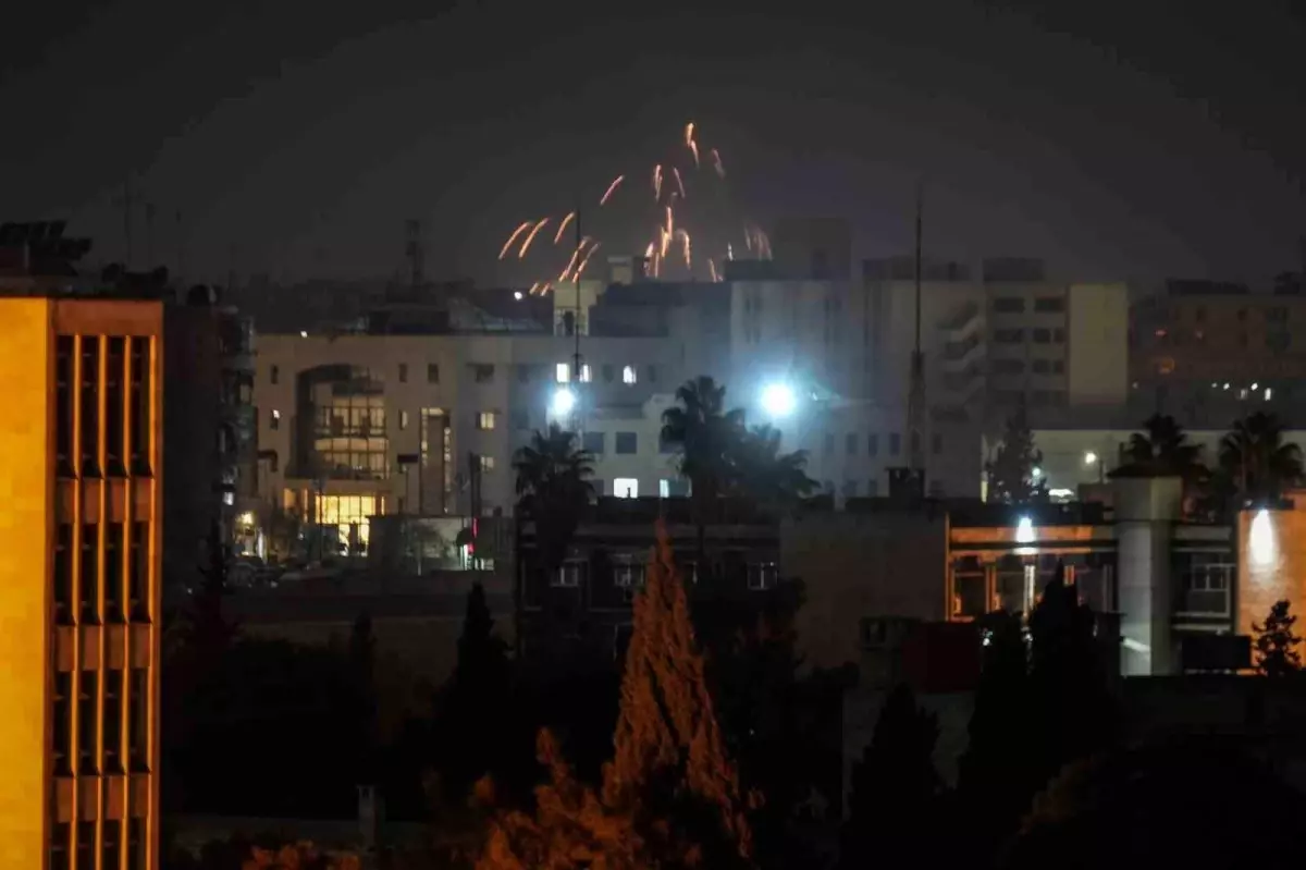 Suriye Ordusu Halep'in Eşrefiye Mahallesi'nde Kontrolü Ele Geçirdi