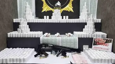 Operasyon sırasında ele geçirilen haplar