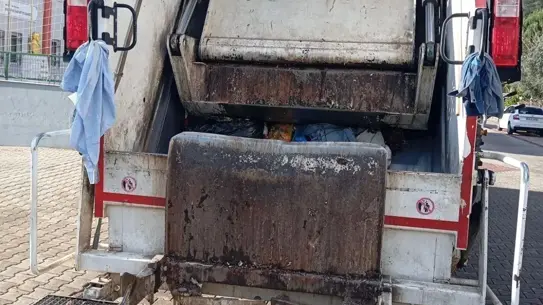 Marmaris'te Çöp Kamyonu Çarpması Sonucu 68 Yaşındaki Kadın Hayatını Kaybetti, Sürücü Tutuklandı