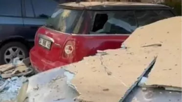 Fırtına sonrası hasar gören bir araç