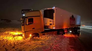 Kayseri-Malatya Karayolu Buzlandı: 20 Araç Kazada Hasar Gördü