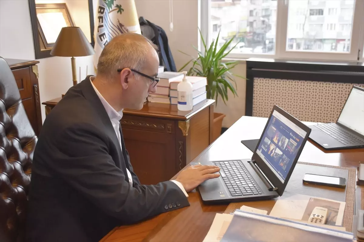 Yakakent Belediye Başkanı Aydoğdu, 2025 Yılın Kareleri Yarışmasında Oyları Saydı