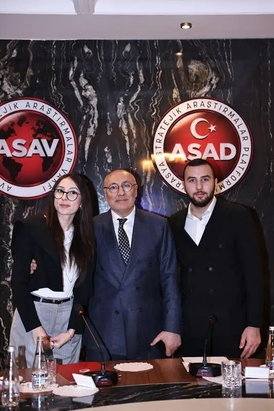 Oturumda konuşan Cihat Yaycı