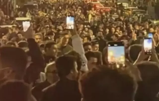 İran'da protesto kalabalığı