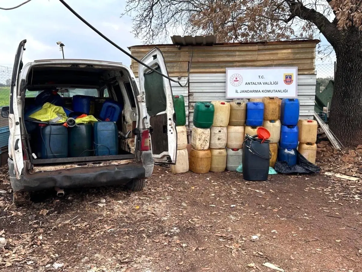 Antalya Kepez'te 2.350 Litre Kaçak Akaryakıt Operasyonu