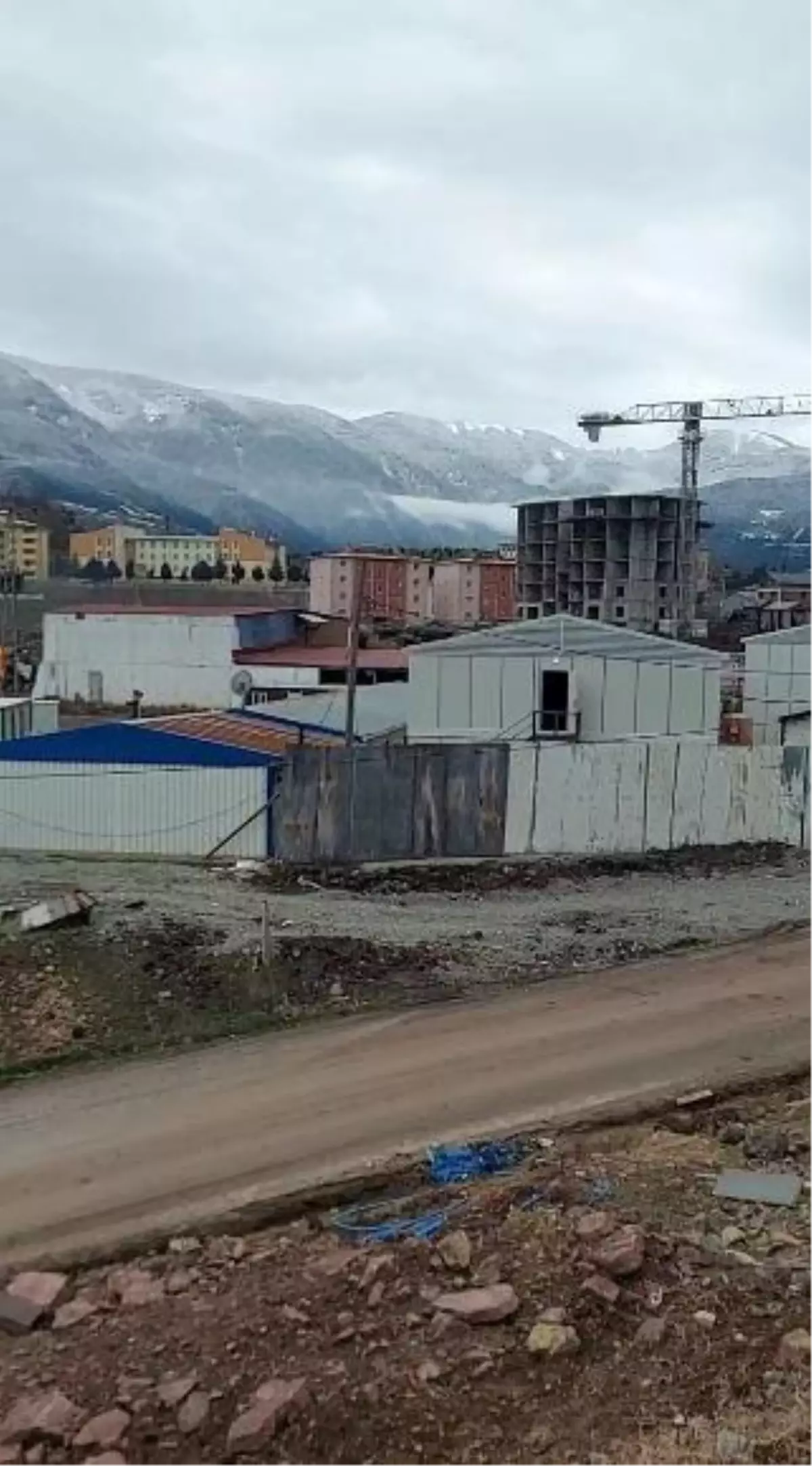 Artvin'de İnşaat Kazası: 6. Katından Düşen İşçi Hayatını Kaybetti