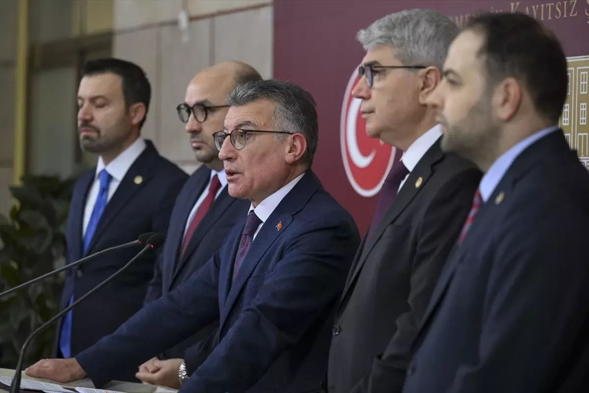 2026'da En Düşük Emekli Maaşı 20 Bin Liraya Çıkıyor: Detaylar ve Etkileri