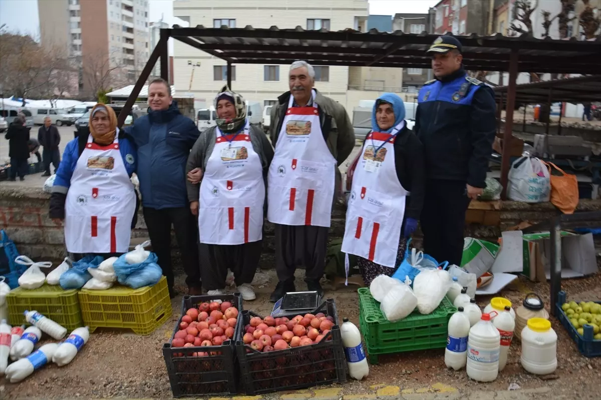 Gülnar Belediyesi, Pazar Esnafına Yaka Kartı ve Önlük Dağıtarak Alışveriş Güvenliğini Artırdı