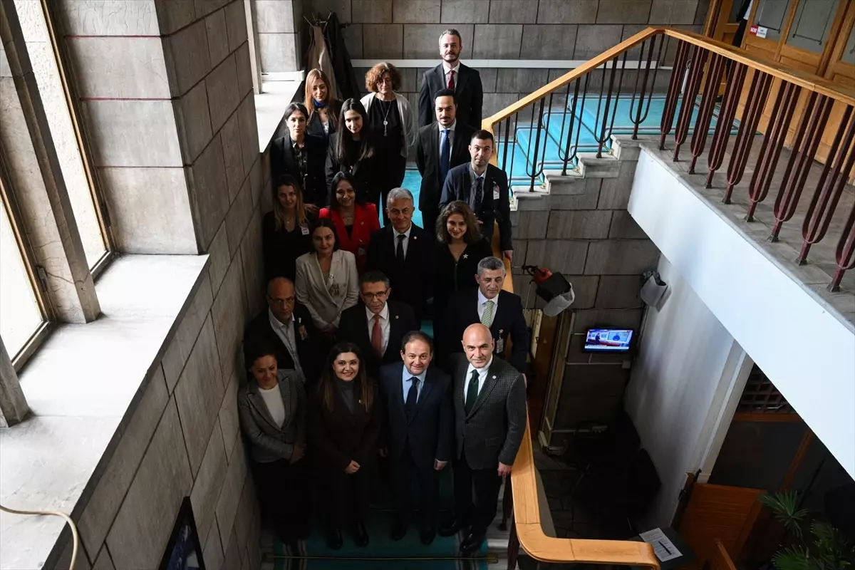 Parti Temsilcileri Çalışan Gazeteciler Günü’nde Parlamentoyu Ziyaret Etti