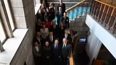 Parlamento muhabirlerine ziyaret