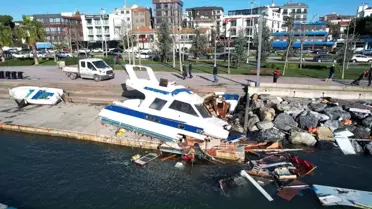 Fırtına sonrası Tuzla sahilinde hasar