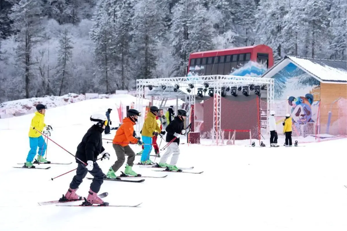 Sichuan’ın Kış Turizmi Patlaması: Yeni Popüler Destinasyon
