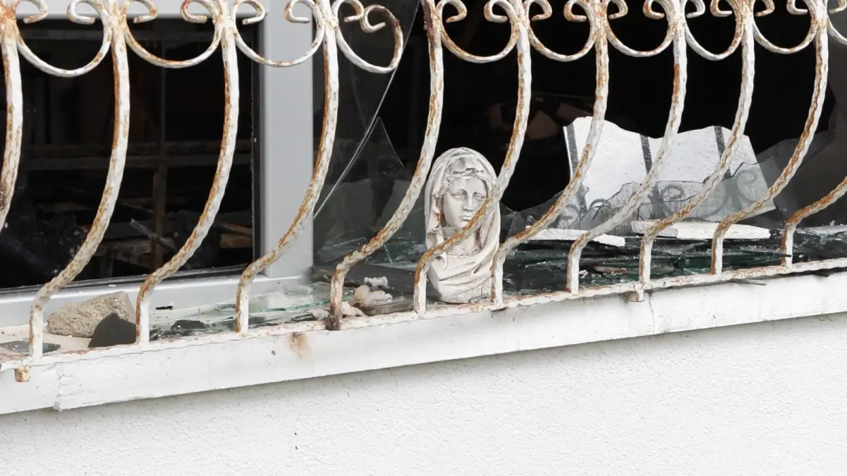 Ankara’da Psikolojik Sorunlu Kadın Evini Yakıp Olayı İzledi