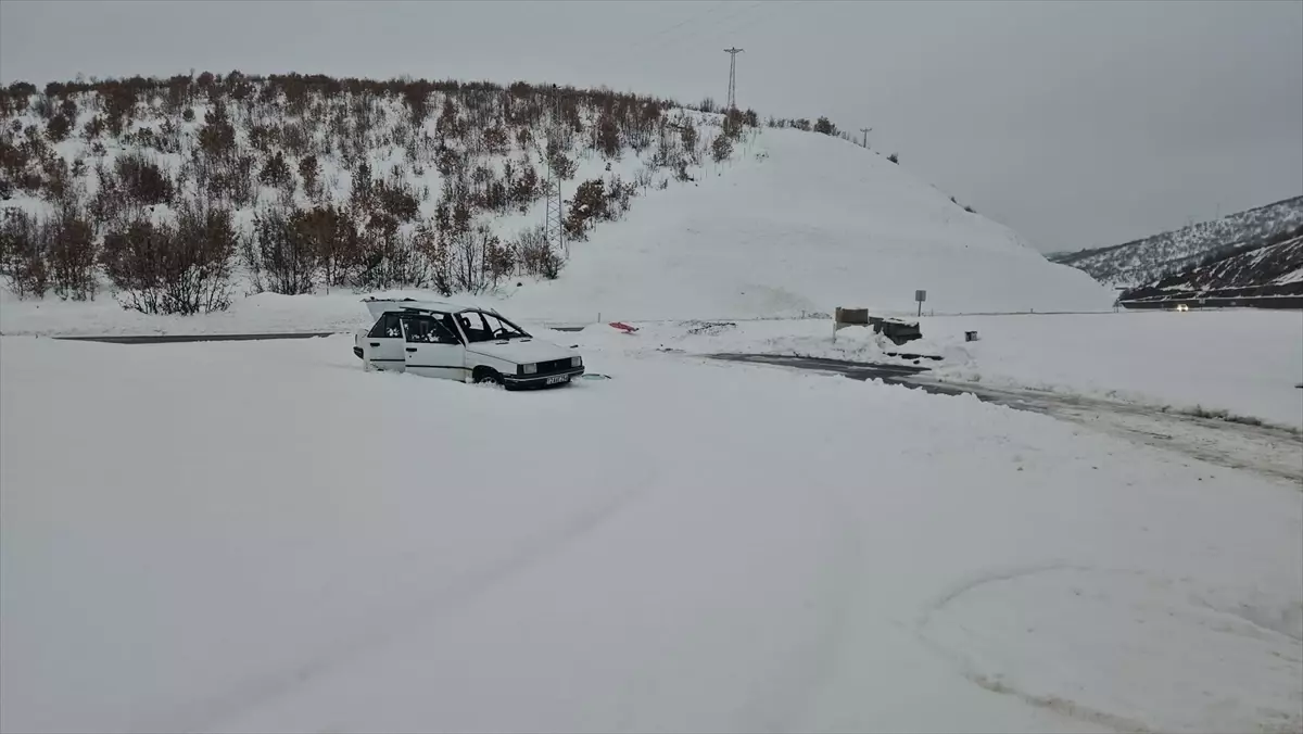 Bingöl Solhan’da Takla Atan Araçta 3 Kişi Yaralandı