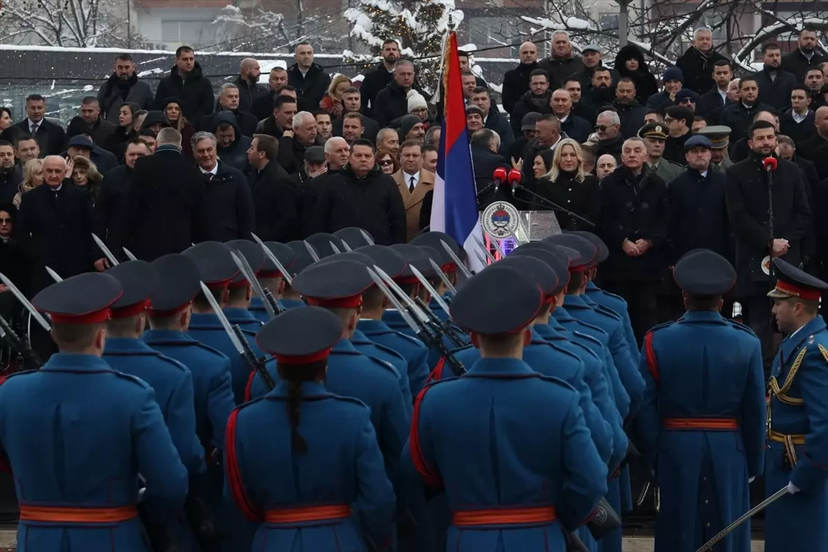 Banja Luka’da Anayasa Mahkemesi Kararına Rağmen Sırp Cumhuriyeti Günü Coşkusu Sürdü