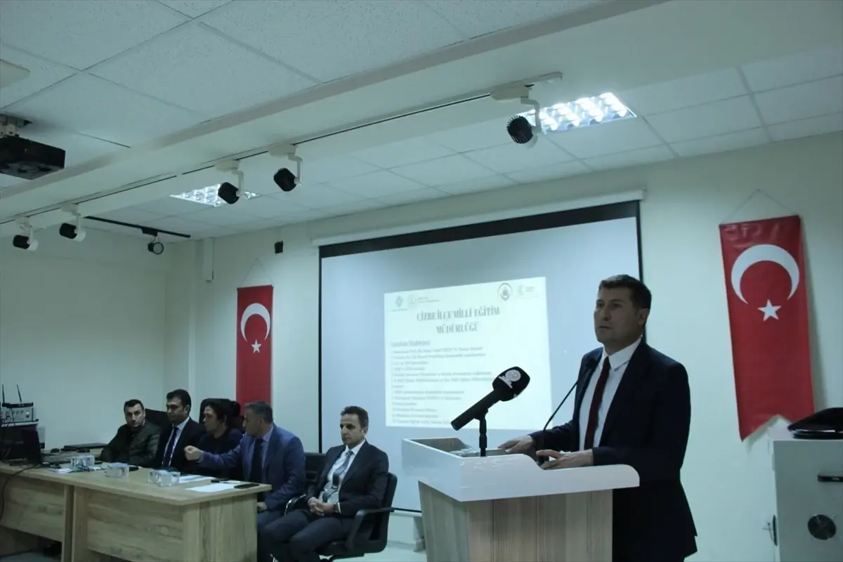 Cizre'de Okul Müdürleriyle Eğitim Kalitesini Yükseltme Toplantısı