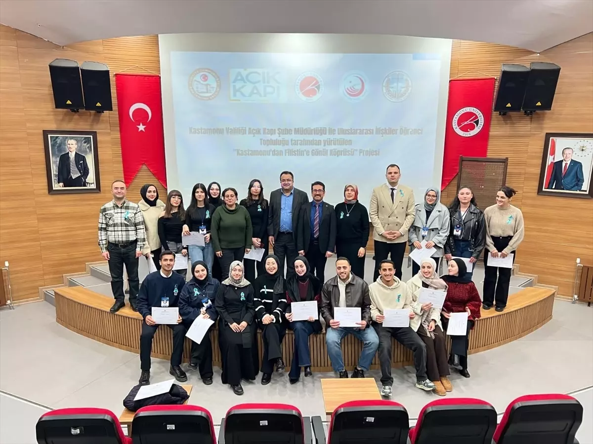 Kastamonu’da Filistin’e Dostluk Köprüsü: Öğrencilerin Eserleri Sergilendi