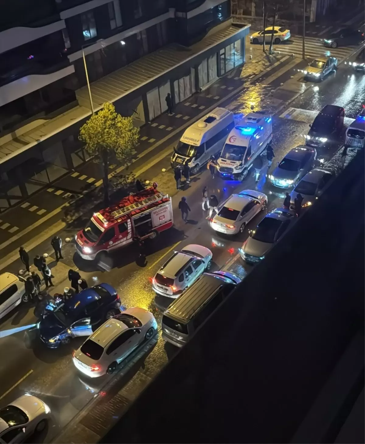 Yozgat'ın Sorgun İlçesinde Ambulans ve İki Otomobil Çarpıştı: 7 Yaralı