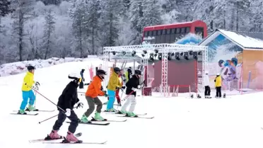 Sichuan dağları karla kaplı