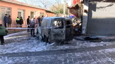 Beyoğlu'nda Hafif Ticari Araç Yangını Kontrol Altına Alındı