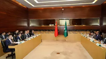 Diyalog sırasında çekilen fotoğraf