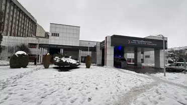 Doğalgaz sızıntısı şüphesiyle ilgili inceleme yapan itfaiye ekipleri