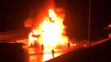 Yangın sonrası TIR'ın dorse kısmı